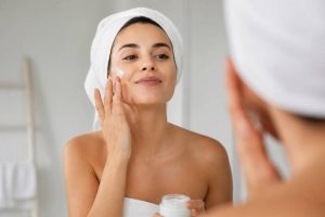 Routine visage simple pour une peau plus lumineuse au quotidien