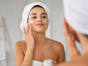 Routine visage simple pour une peau plus lumineuse au quotidien