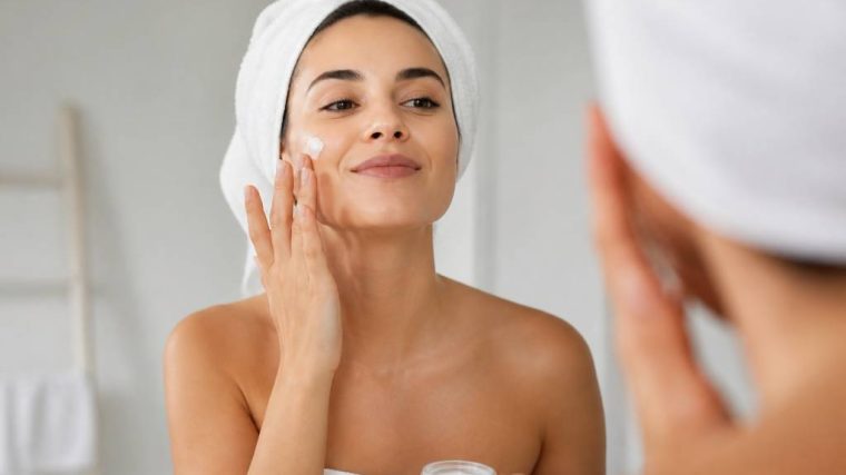 Routine visage simple pour une peau plus lumineuse au quotidien